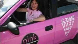 «بينك تاكسي -التاكسي الوردي» أول خدمة لتوصيل الإناث فقط في مصر- -الثلاثاء 9 يونيو 2015م- بمدينة الشيخ زايد .